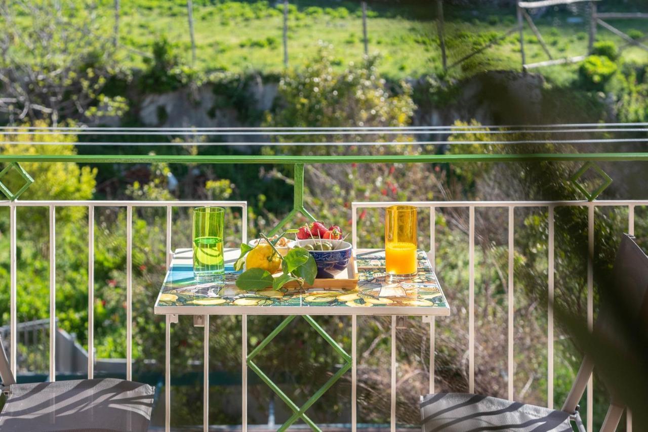 Апартаменты Casa Aura - Amalfi Coast Майори Экстерьер фото